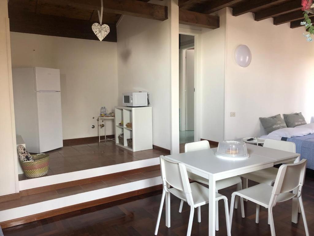 Besozzo Attico By Marconi 11 Bed & Breakfast エクステリア 写真